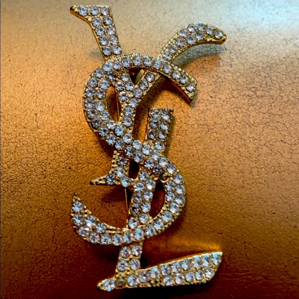 Gold pin